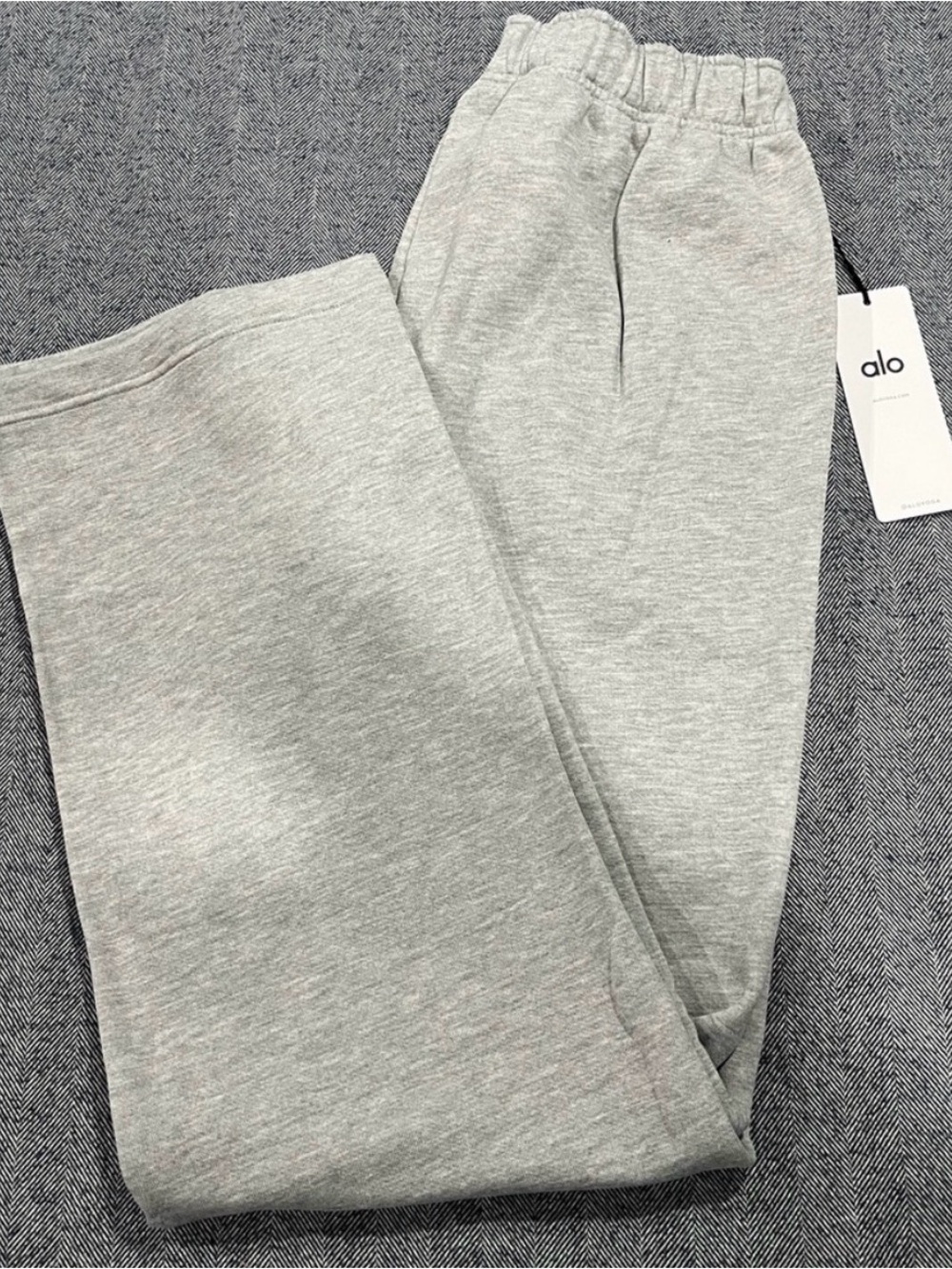 Alo Accolade Straight Leg Sweatpant | color: Heather Grey | size: L - Picture 2 of 6